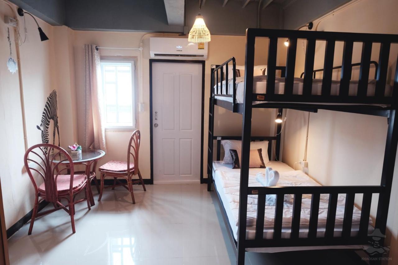 Хостел Khaosan Station (Adults Only) Бангкок Экстерьер фото