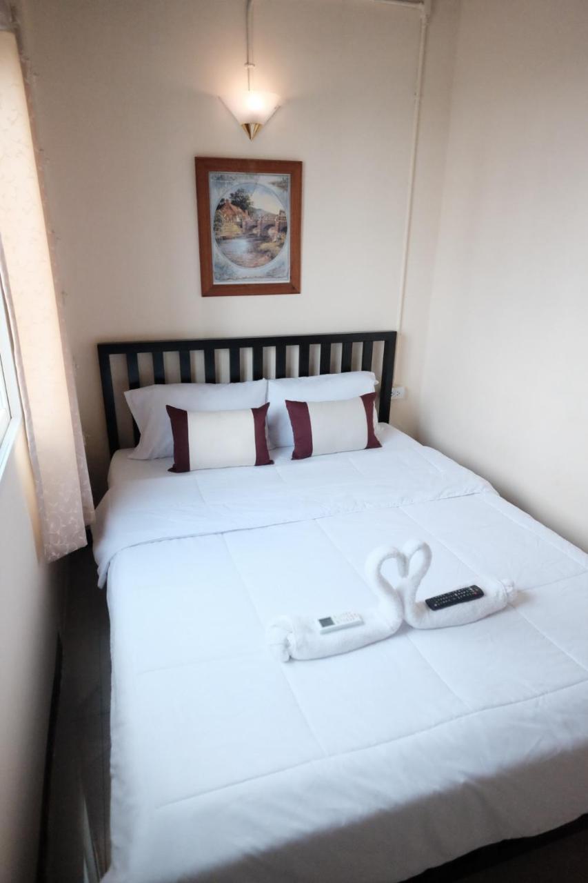 Хостел Khaosan Station (Adults Only) Бангкок Экстерьер фото