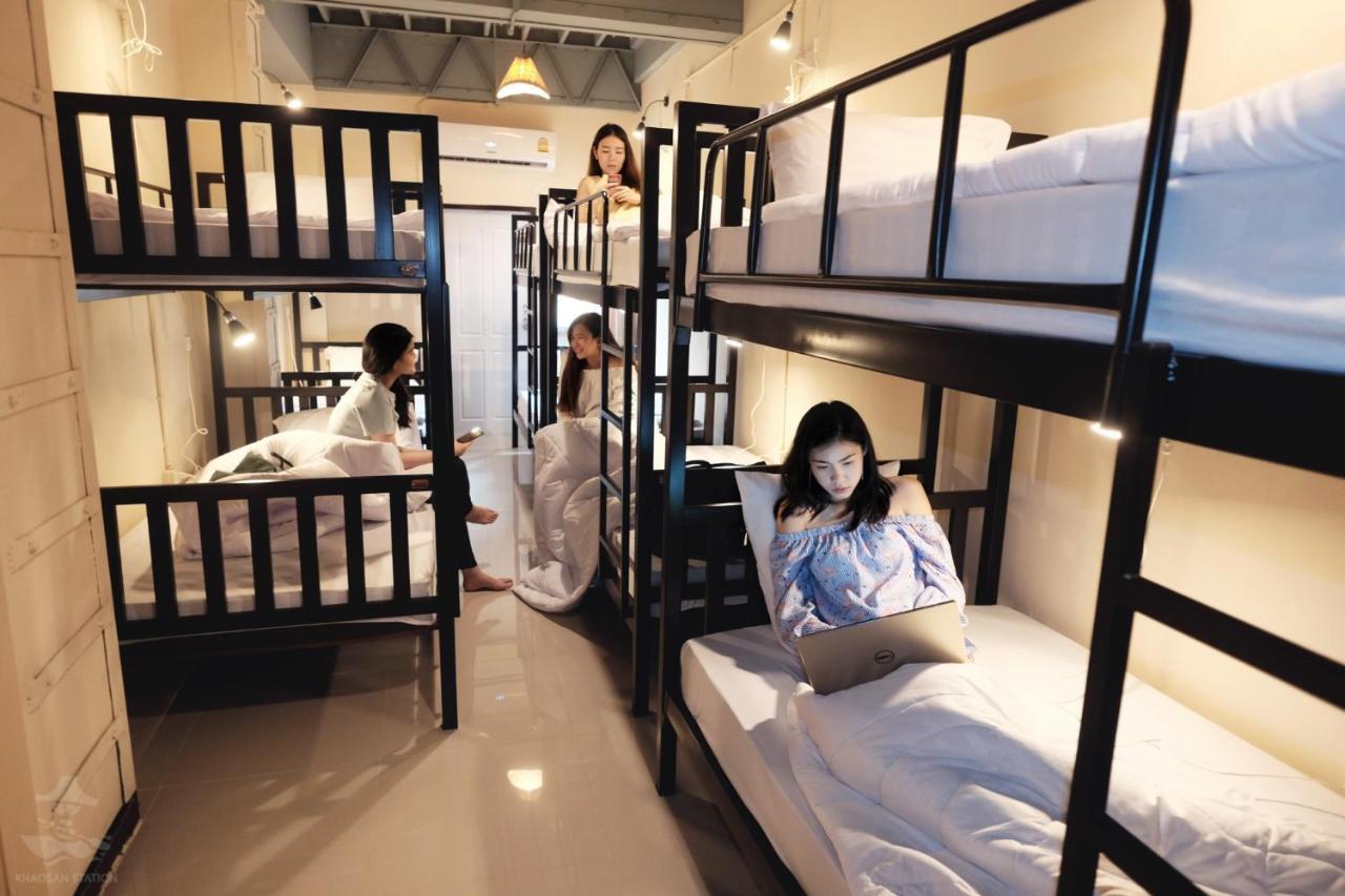Хостел Khaosan Station (Adults Only) Бангкок Экстерьер фото