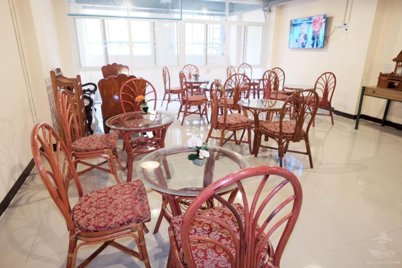 Хостел Khaosan Station (Adults Only) Бангкок Экстерьер фото