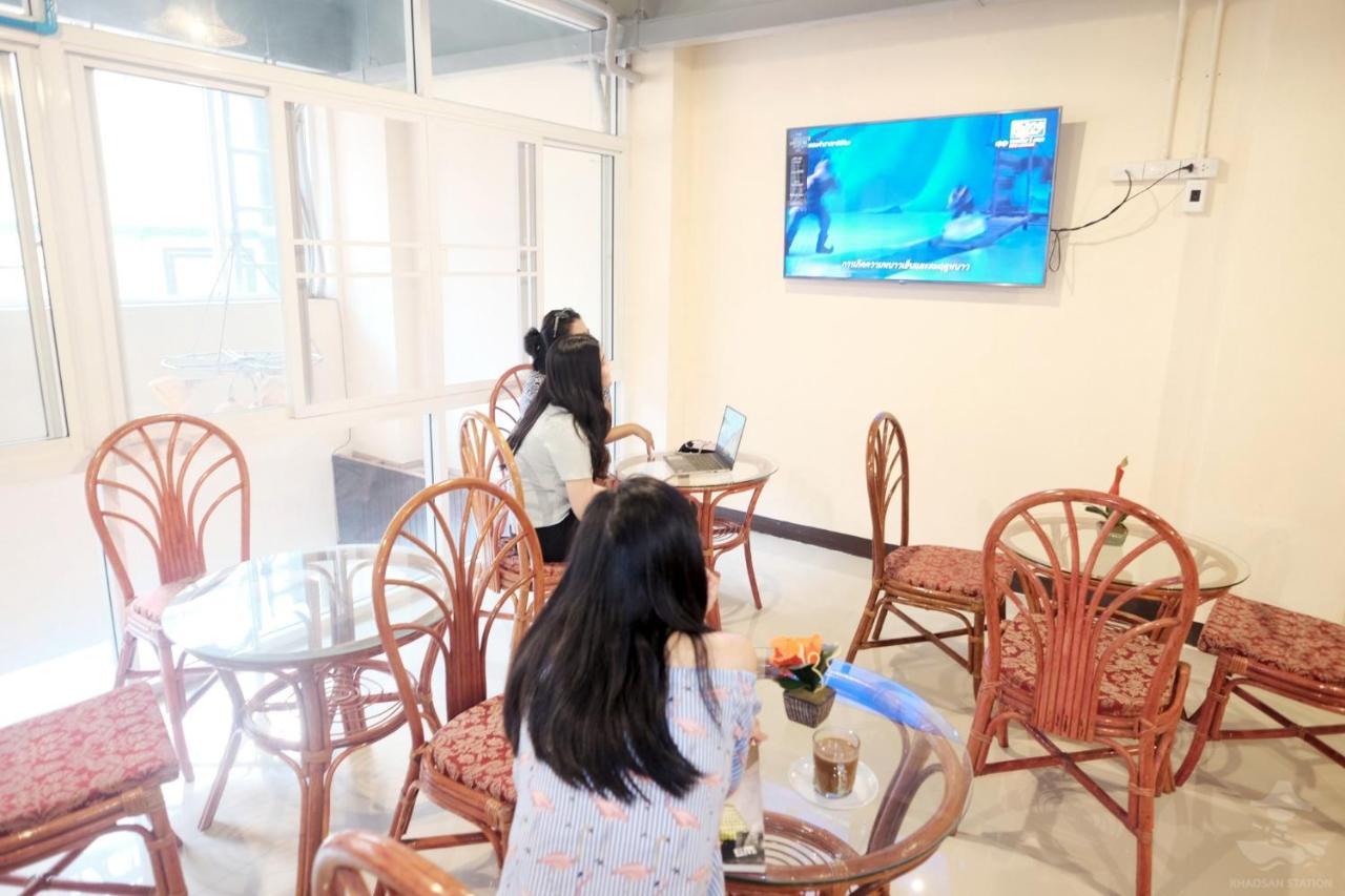 Хостел Khaosan Station (Adults Only) Бангкок Экстерьер фото